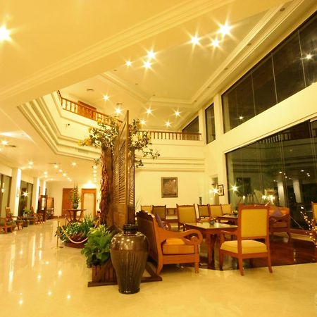 The Imperial River House Resort, Чианграй Экстерьер фото