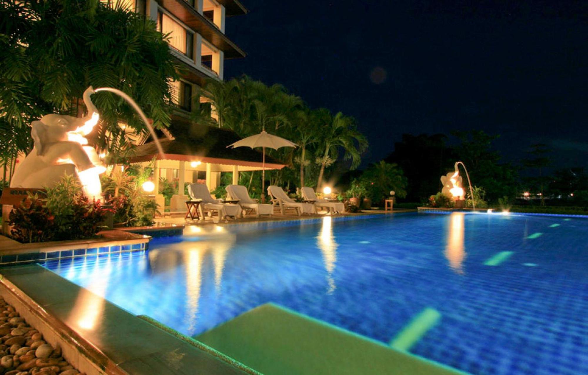 The Imperial River House Resort, Чианграй Экстерьер фото