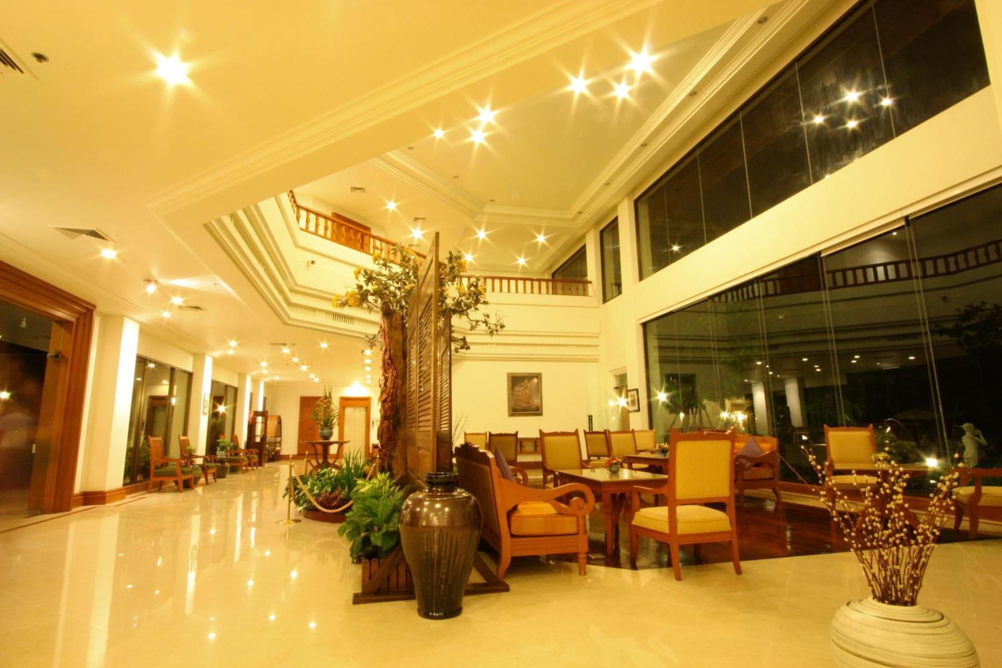 The Imperial River House Resort, Чианграй Экстерьер фото